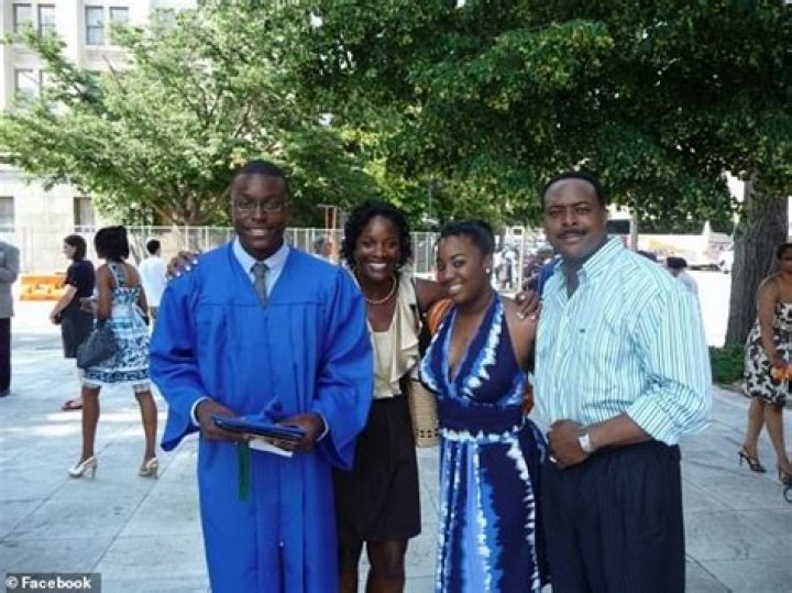 
Who Is Leon Harris Wife, Dawn Lomax? A Look At His Family’s Role In His Life 