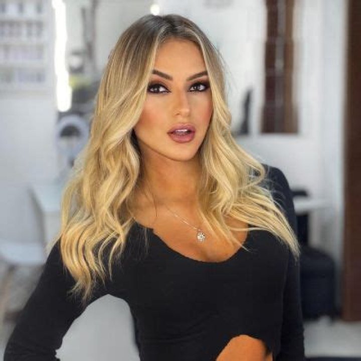 
Who Is Sandri Oliveira From “Too Hot To Hande: Brazil”? 