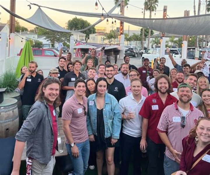 Why did USC disband alumni clubs?