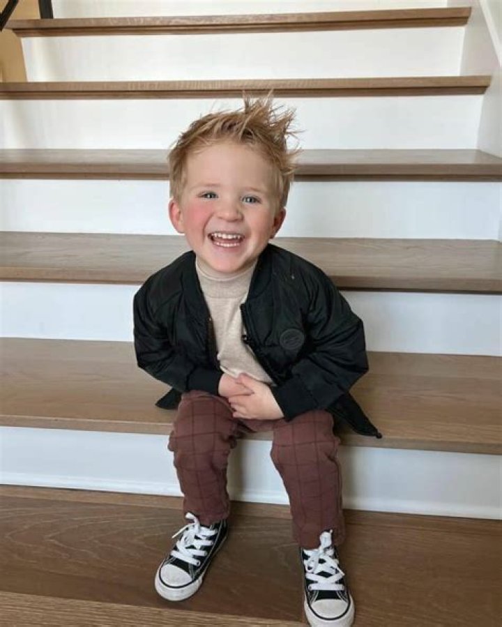 Zealand LaBrant (webvideostar) - Wikipedia, Age, Net Worth, Biography , Spotify, TikTok, Facebook, Facts and Family